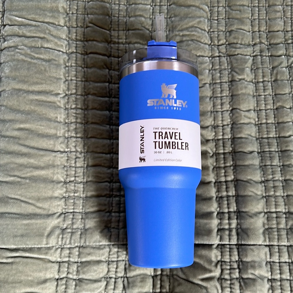 Stanley Quencher 30oz Limited Edition Iris NWT 🐳